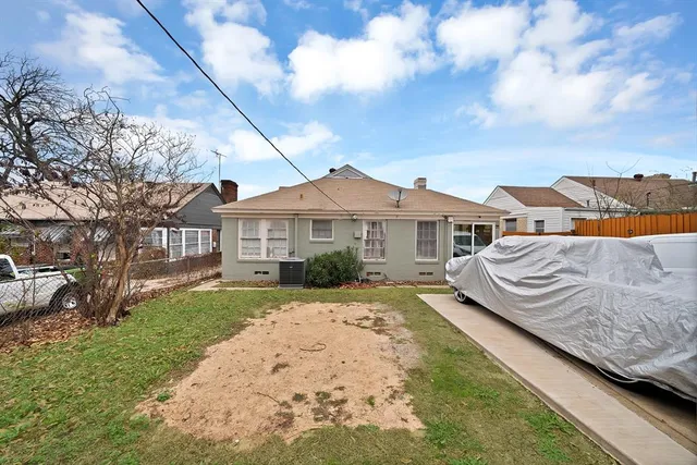 $330,000 | 2510 West Jefferson Boulevard, Dallas, TX 75211