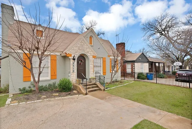$330,000 | 2510 West Jefferson Boulevard, Dallas, TX 75211