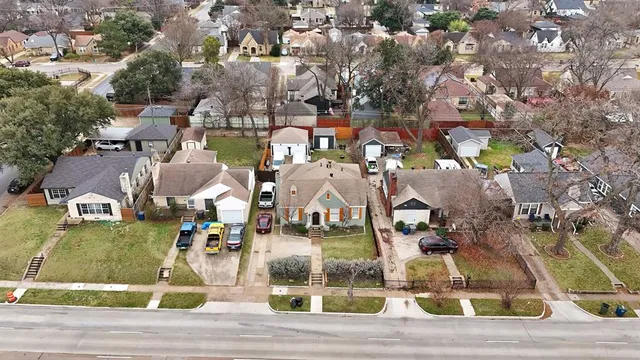$330,000 | 2510 West Jefferson Boulevard, Dallas, TX 75211