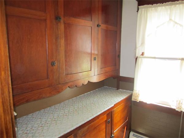 267 Oak Street Springfield, MA 01151 - Photo 6 of 18 a view of walk in closet