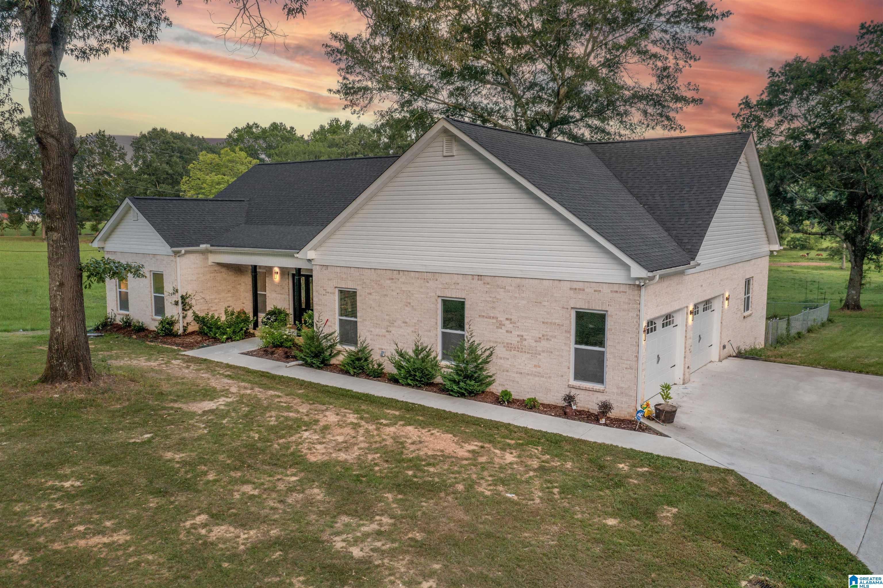 896 Oak Grove Road Springville, AL 35146 - Photo 2 of 30