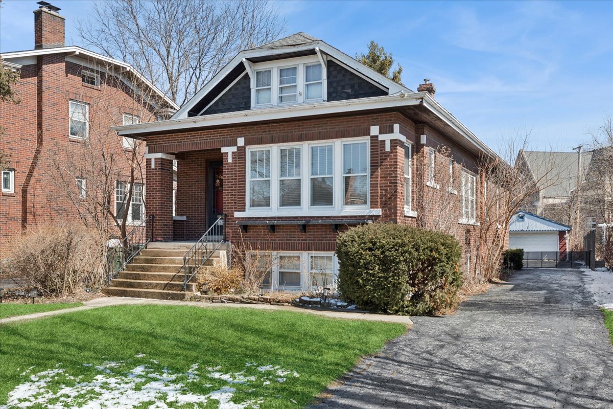 367 Bartram Road Riverside, IL 60546 - Photo 2 of 19 Gallery Image 2