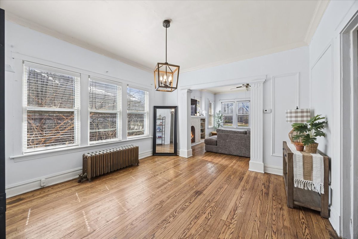 367 Bartram Road Riverside, IL 60546 - Photo 6 of 19 Gallery Image 6