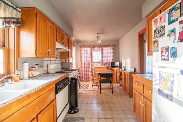 $599,900 | 108 South Buena Vista Street, Redlands, CA 92373