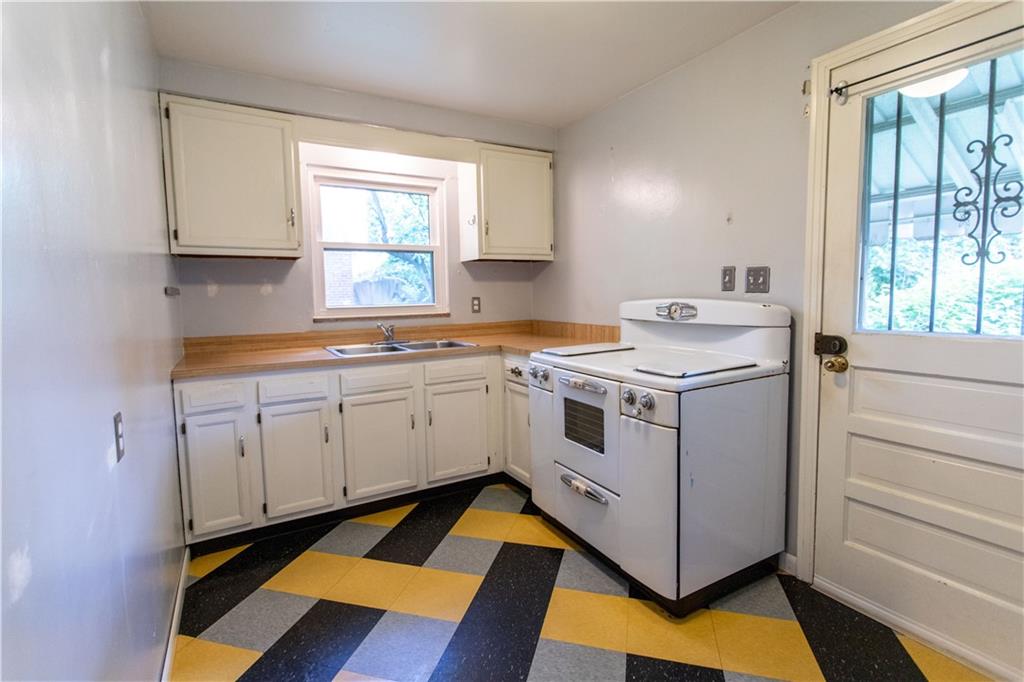 833 Bryn Mawr Road Pittsburgh, PA 15219 - Photo 3 of 11 Gallery Image 3