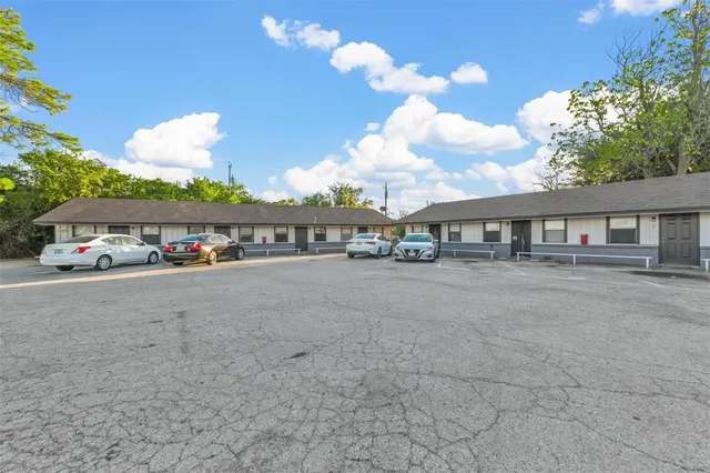 $795 | 1585 North Mill Street, Unit 5, Lewisville, TX 75057