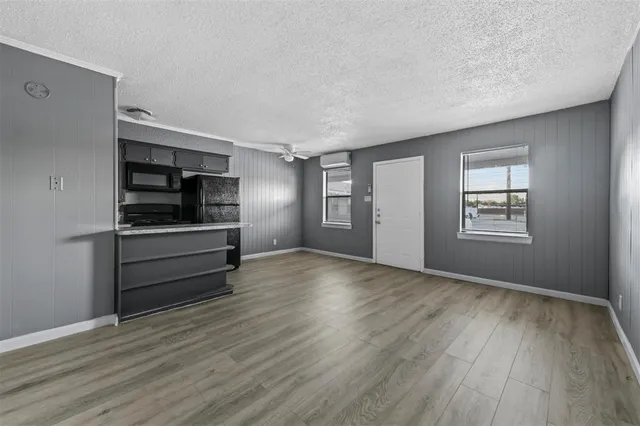 $795 | 1585 North Mill Street, Unit 5, Lewisville, TX 75057