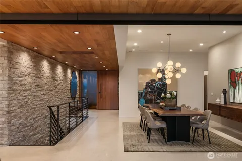 $5,600,000 | 2825 Magnolia Boulevard West, Seattle, WA 98199
