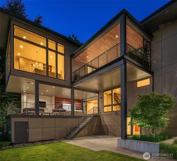 $5,600,000 | 2825 Magnolia Boulevard West, Seattle, WA 98199