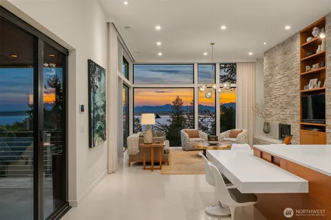 $5,600,000 | 2825 Magnolia Boulevard West, Seattle, WA 98199