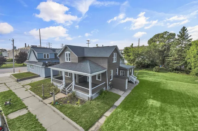 $165,000 | 1212 17th Avenue, Menominee, MI 49858