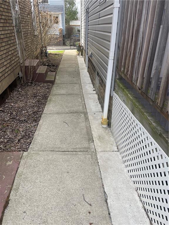 100 5th Avenue Sharon, PA 16146 - Photo 4 of 6 a view of a backyard