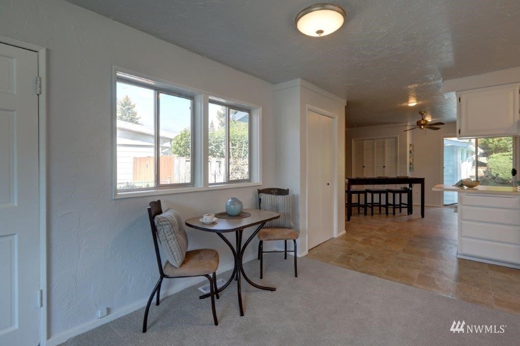2524 Northeast 5th Place Renton, WA 98056 - Photo 5 of 17 Gallery Image 5