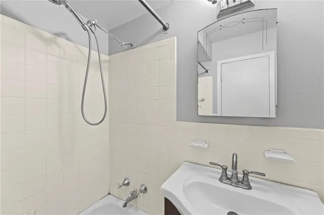 $340,000 | 7909 Lamar Avenue, Prairie Village, KS 66208