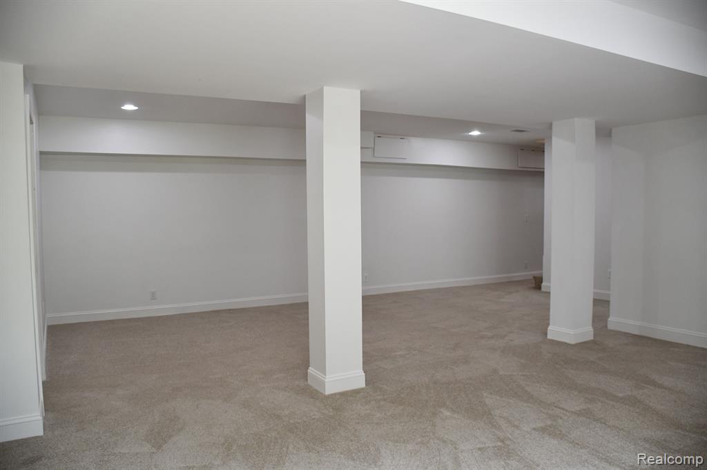 28799 Elwell Road Belleville, MI 48111 - Photo 36 of 42