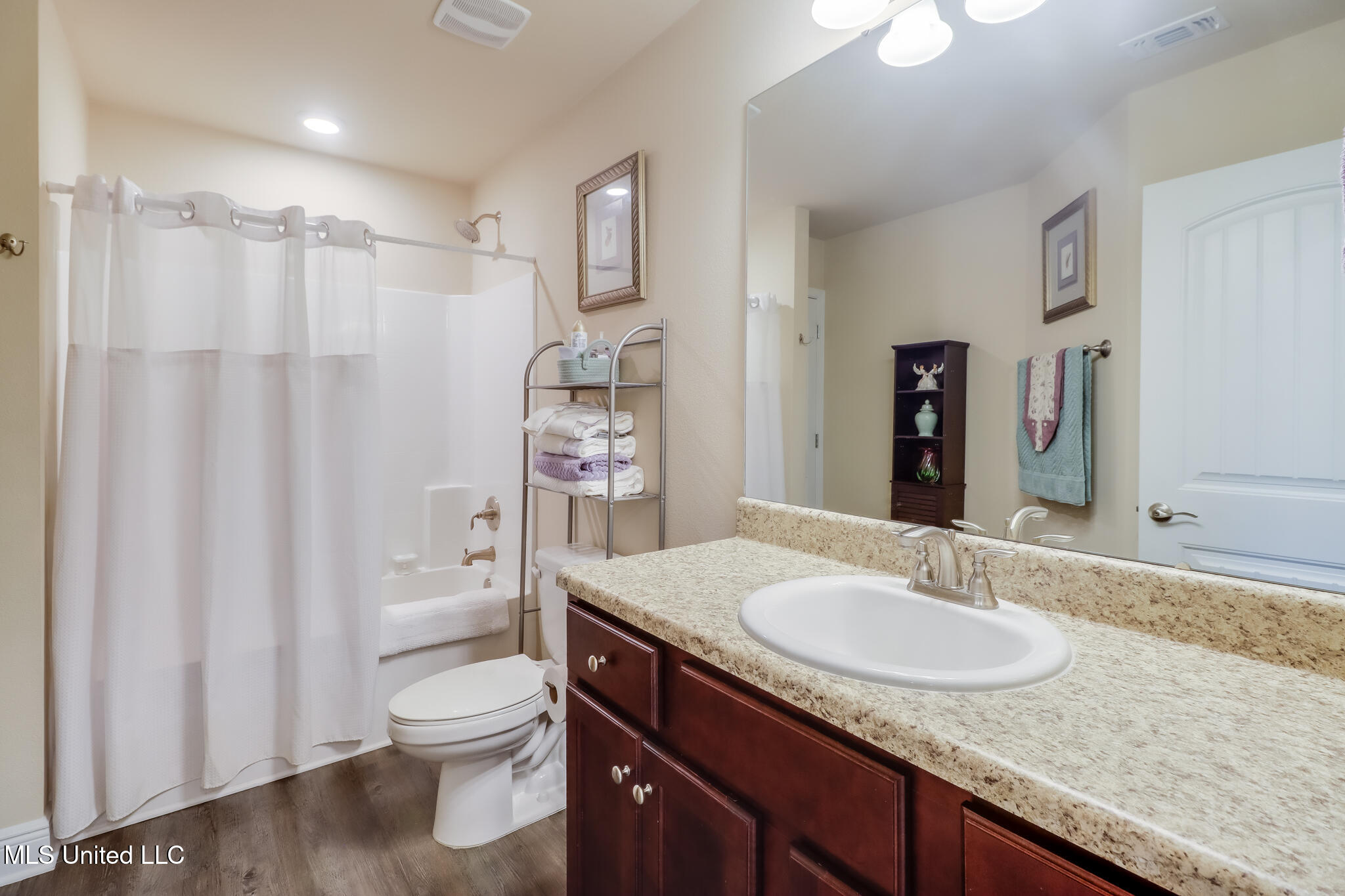 14920 North Swan Road Gulfport, MS 39503 - Photo 22 of 29 Photo Apr 11 2025, 11 45 21 AM (2)