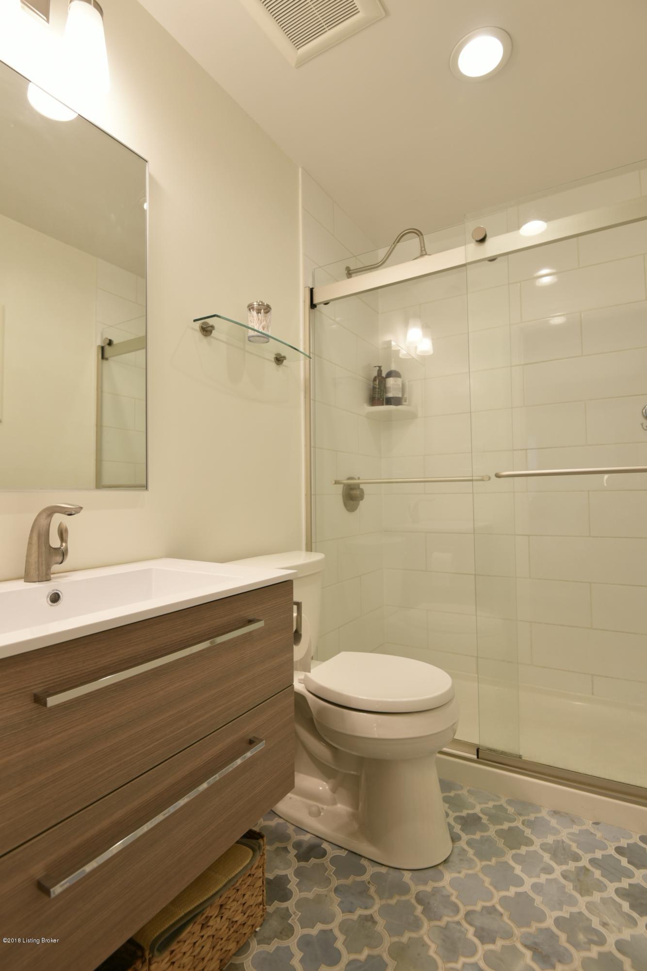 2614 Meadow Road Louisville, KY 40205 - Photo 21 of 33 Master Bath