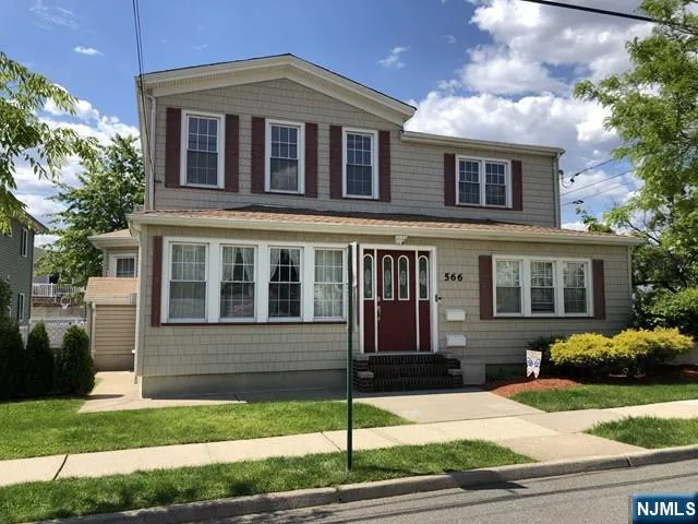 $2,250 | 566 2nd Street, Unit 2, Carlstadt, NJ 07072