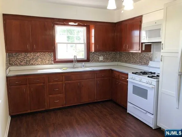 $2,250 | 566 2nd Street, Unit 2, Carlstadt, NJ 07072