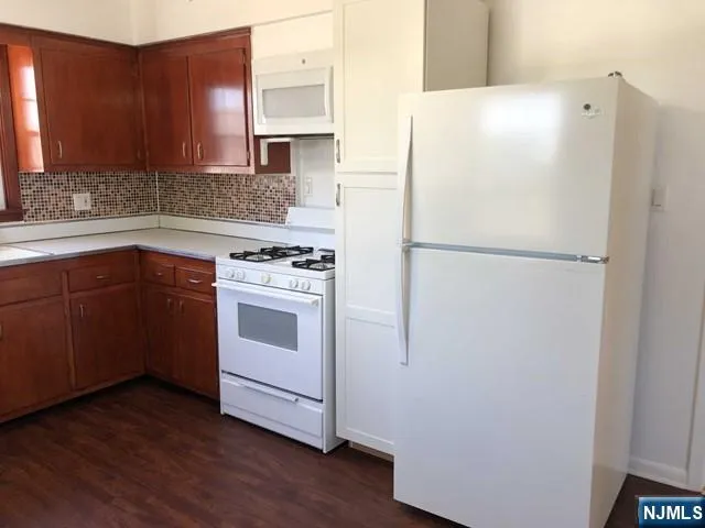 $2,250 | 566 2nd Street, Unit 2, Carlstadt, NJ 07072