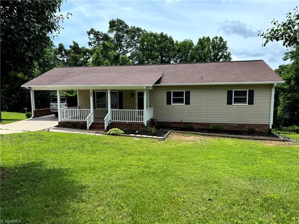 $260,000 | 337 Grassy Creek Drive, State Road, NC 28676