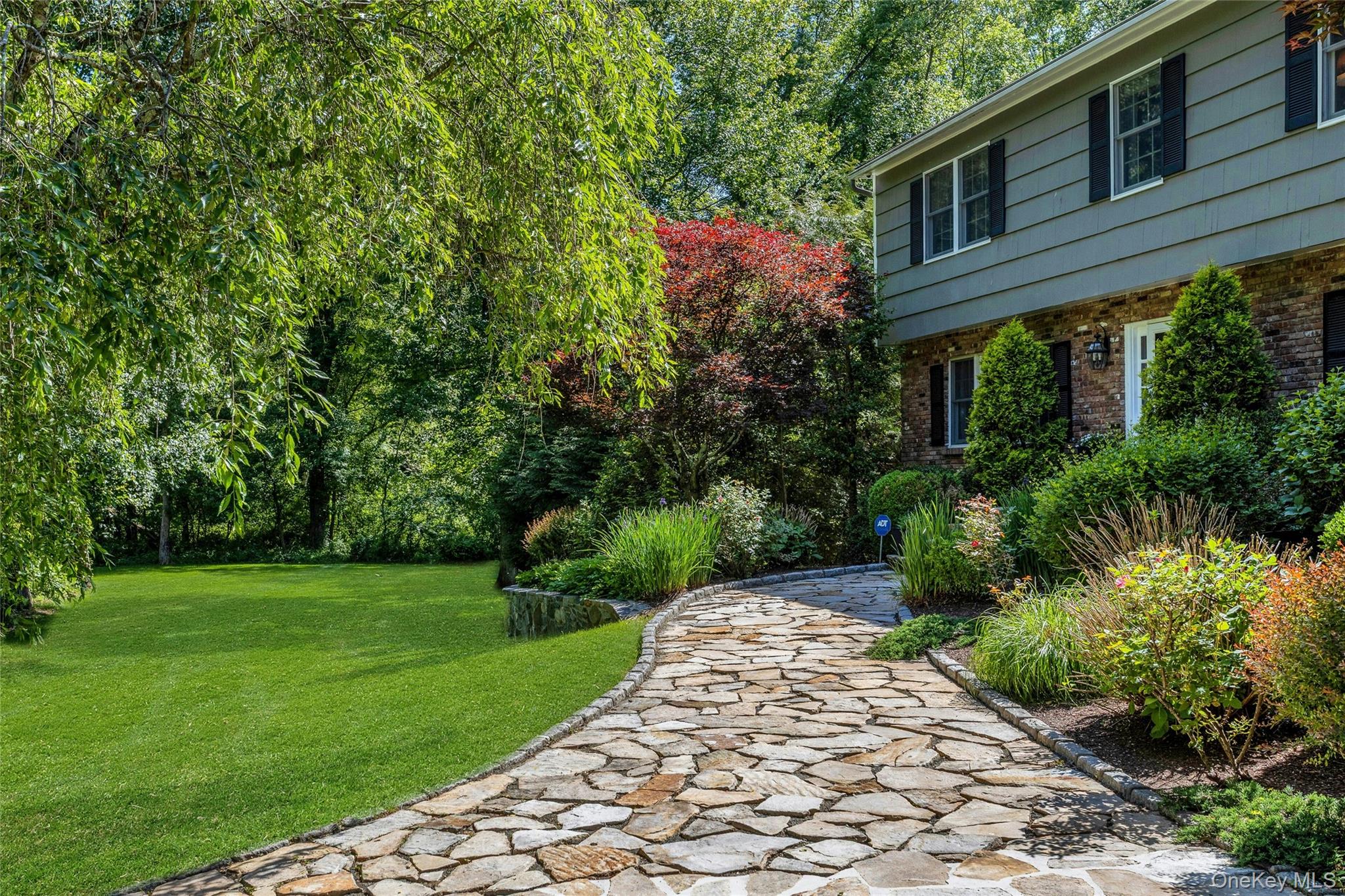 17 Byram Lake Road Armonk, NY 10504 - Photo 4 of 40