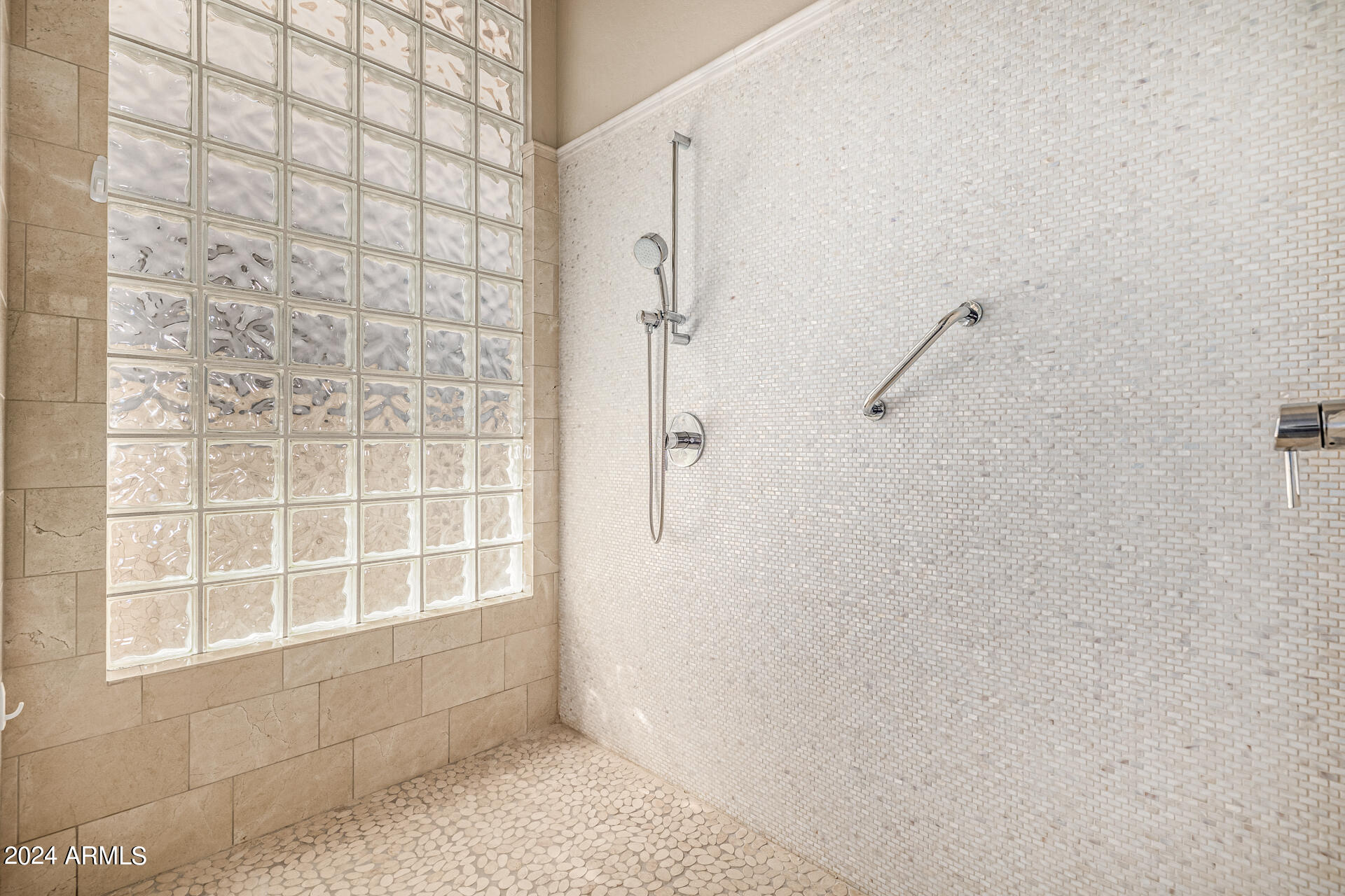 6437 North 28th Street Phoenix, AZ 85016 - Photo 31 of 53 a view of an empty room