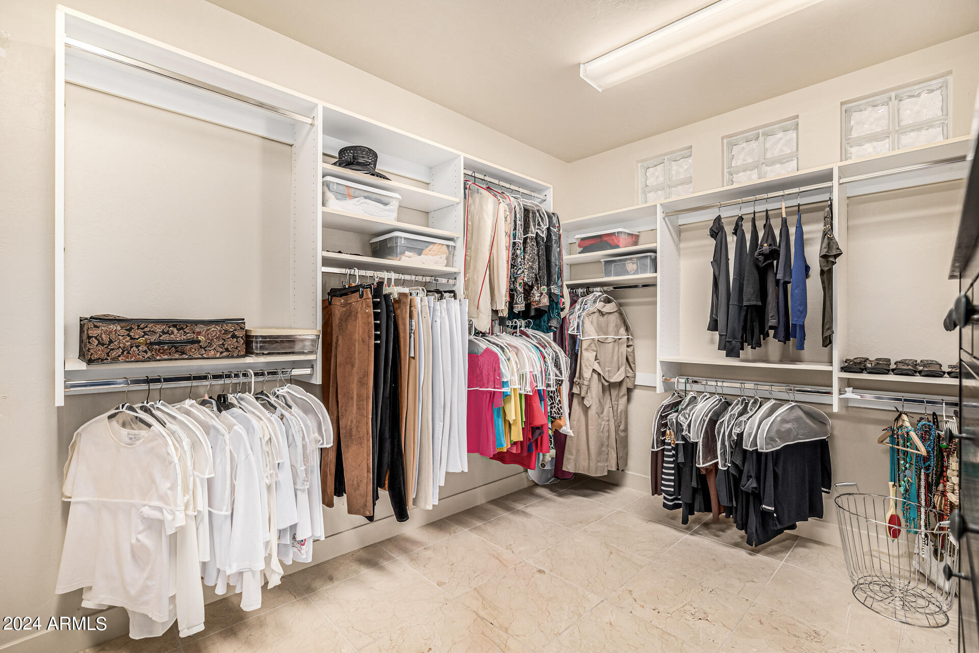 6437 North 28th Street Phoenix, AZ 85016 - Photo 33 of 53 28th Master closet