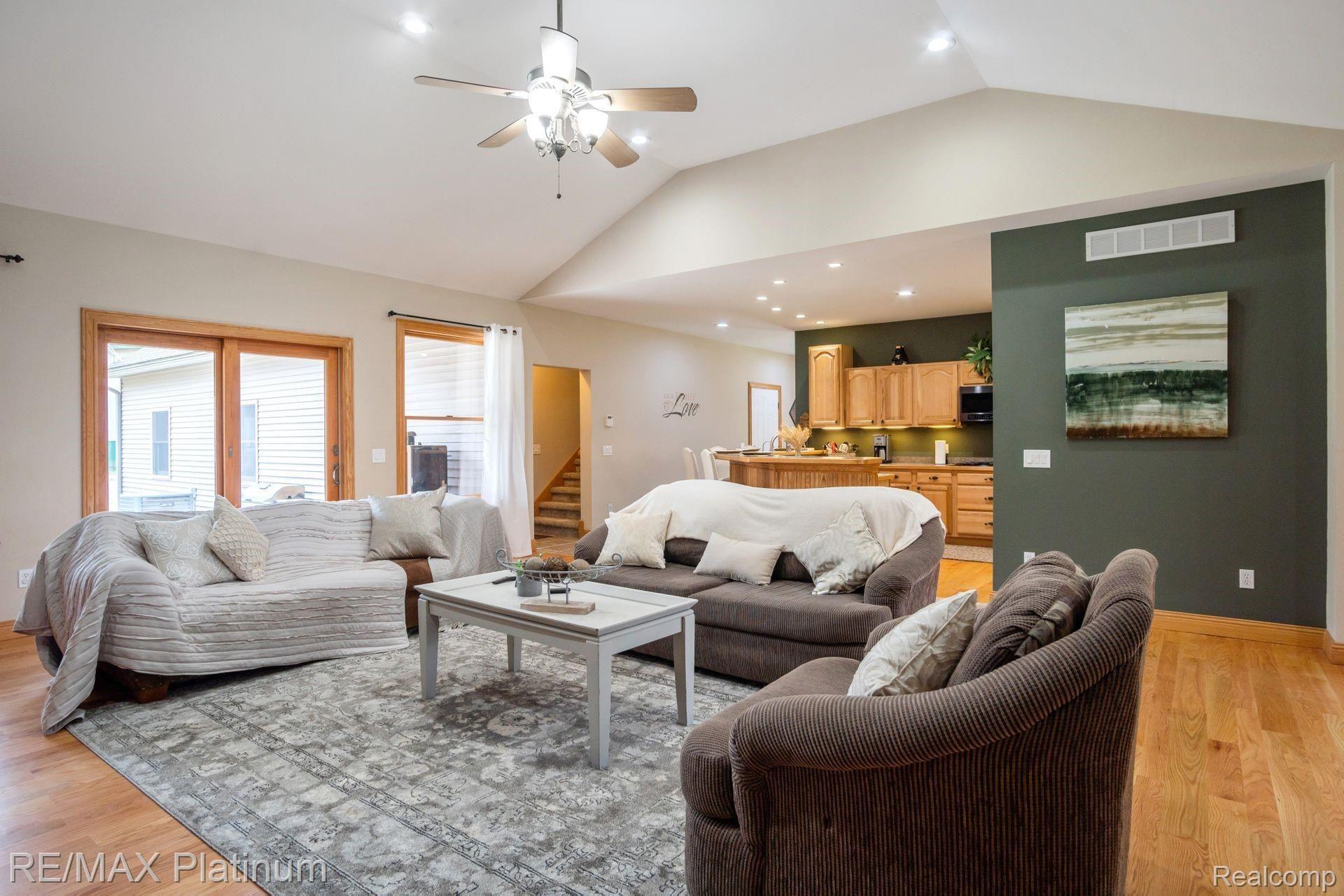 3803 Norton Road Howell, MI 48843 - Photo 18 of 68 3803 Norton Living room