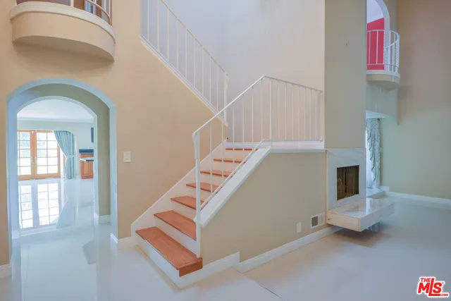 $13,000 | 3119 Hutton Drive, Beverly Hills, CA 90210