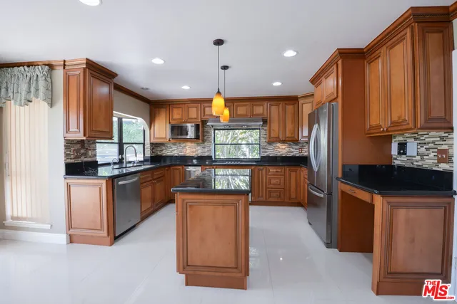 $13,000 | 3119 Hutton Drive, Beverly Hills, CA 90210