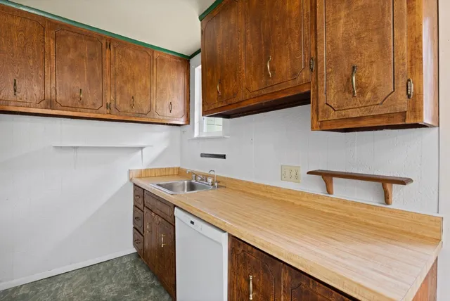 $988,000 | 621 Carmel Avenue, Pacifica, CA 94044