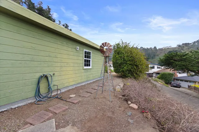 $988,000 | 621 Carmel Avenue, Pacifica, CA 94044