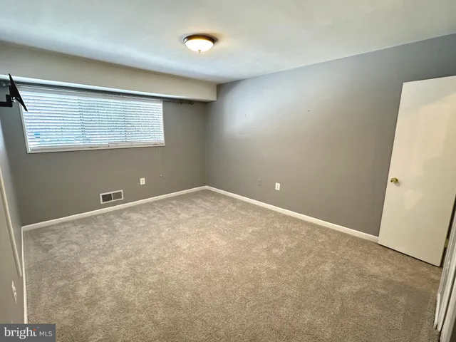 $2,450 | 10620 Weymouth Street, Unit 1, Bethesda, MD 20814