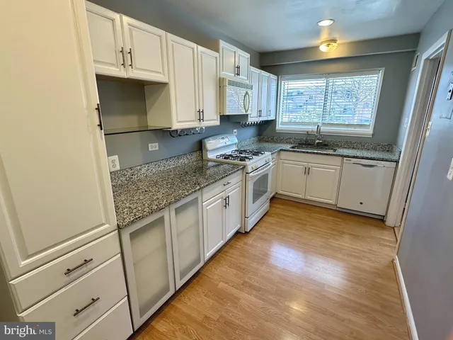 $2,450 | 10620 Weymouth Street, Unit 1, Bethesda, MD 20814