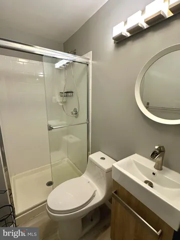 $2,450 | 10620 Weymouth Street, Unit 1, Bethesda, MD 20814