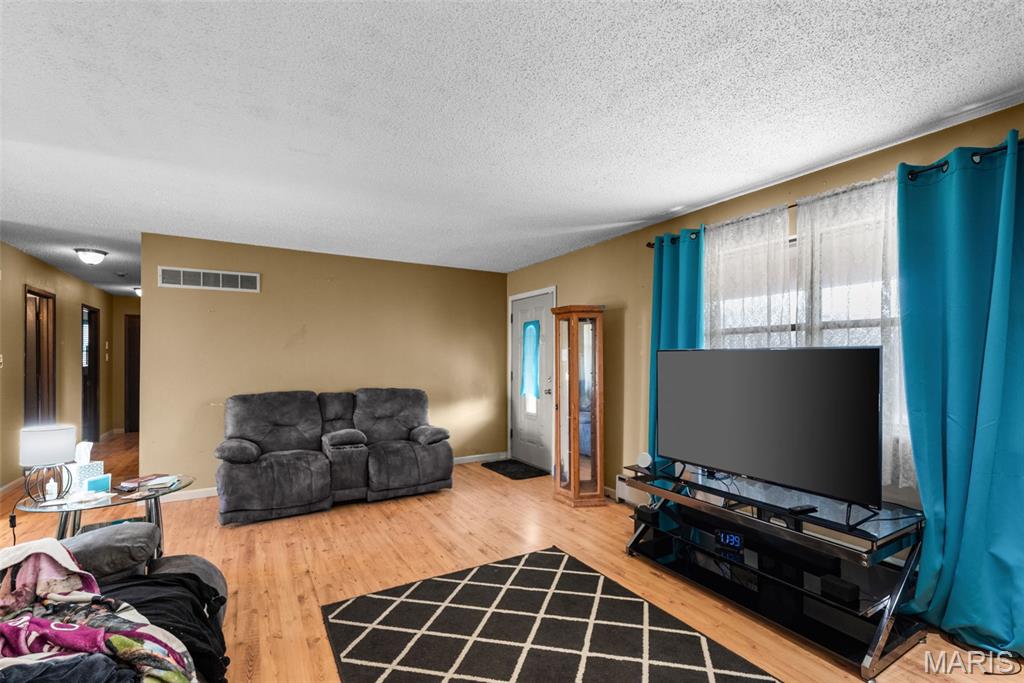 4547 Fererro Lane Imperial, MO 63052 - Photo 6 of 29