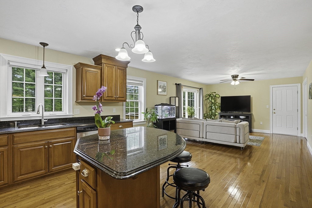 378 Moon Hill Road Northbridge, MA 01534 - Photo 6 of 38