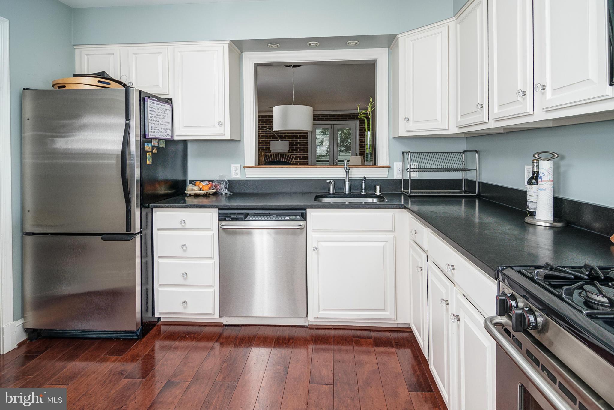 4426 Lingan Road Northwest Washington, DC 20007 - Photo 3 of 28 Kitchen
