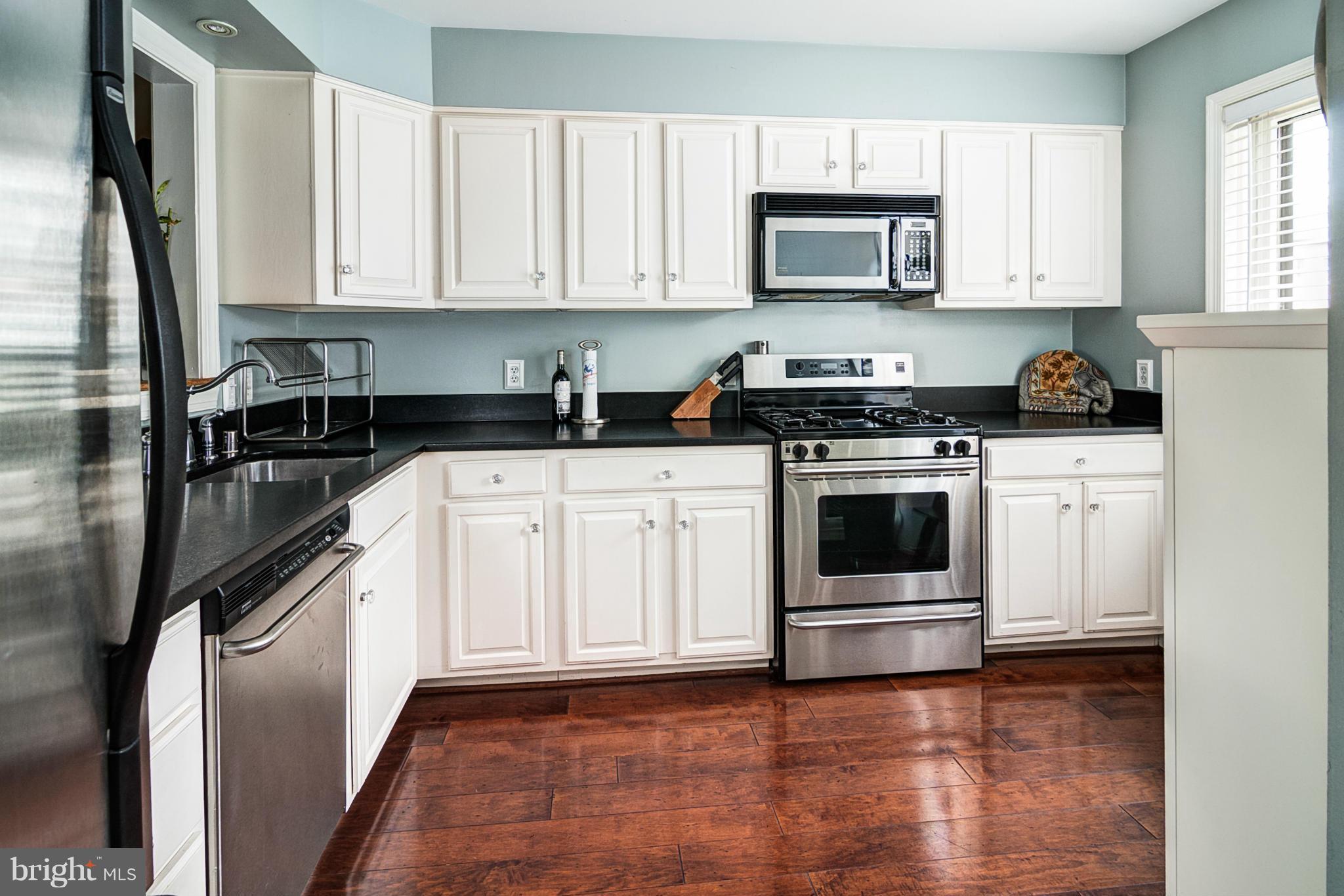 4426 Lingan Road Northwest Washington, DC 20007 - Photo 4 of 28 Kitchen