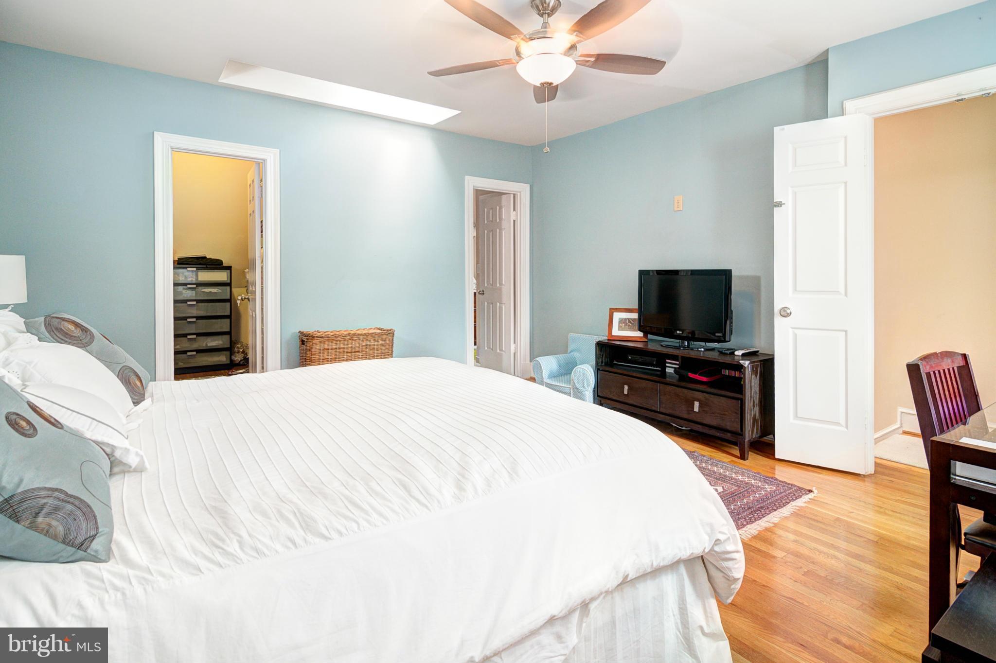 4426 Lingan Road Northwest Washington, DC 20007 - Photo 9 of 28 Bedroom (Master)