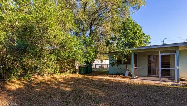 $1,695 | 3675 Estey Avenue, Naples, FL 34104