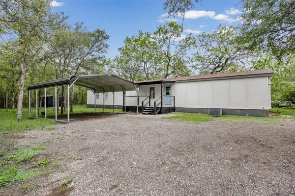 $1,800 | 184 Oak Forest Court, Cedar Creek, TX 78612