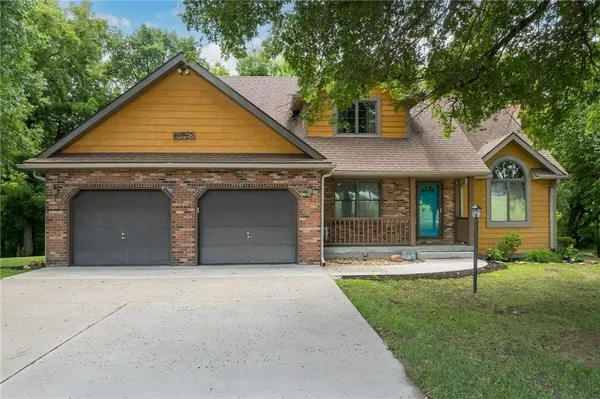 $550,000 | 4 Lakes Drive, Agency, MO 64401