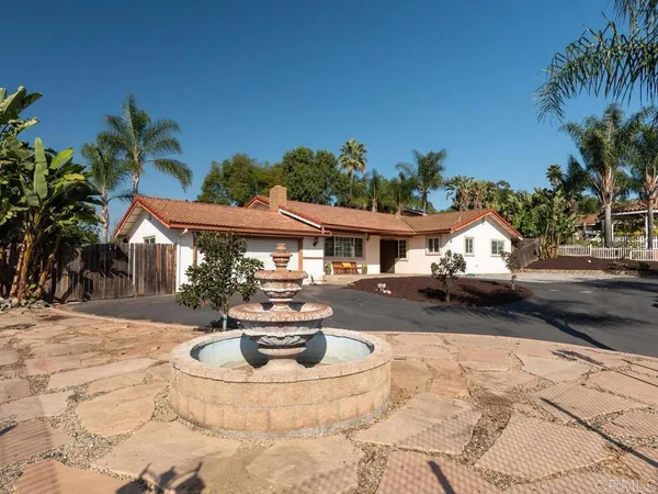 $725,000 | 206 Vía Oro Verde, Fallbrook, CA 92028