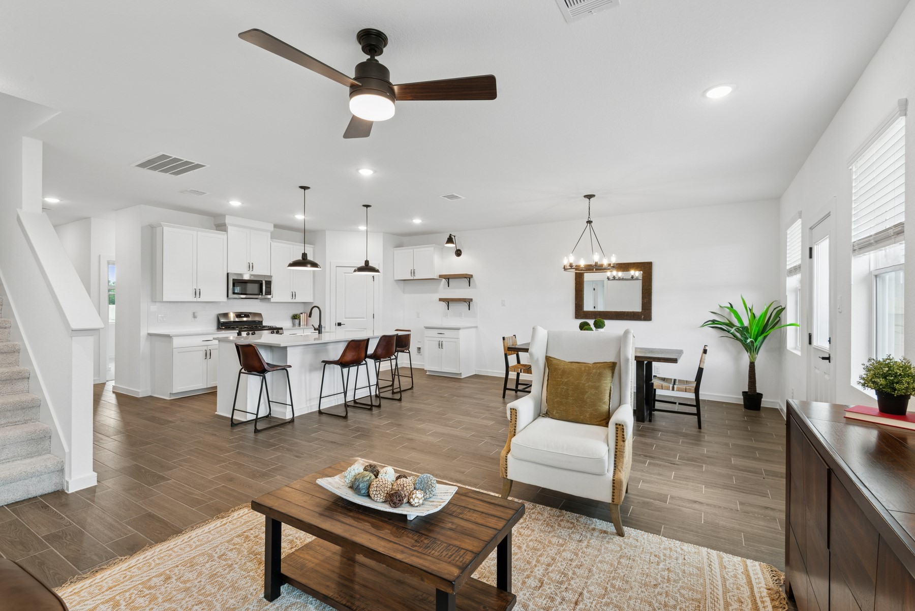 7918 Jasper Mdws Way Angleton, TX 77515 - Photo 11 of 29 Open living space (*Photo not of actual home and used for illustration purposes only.)