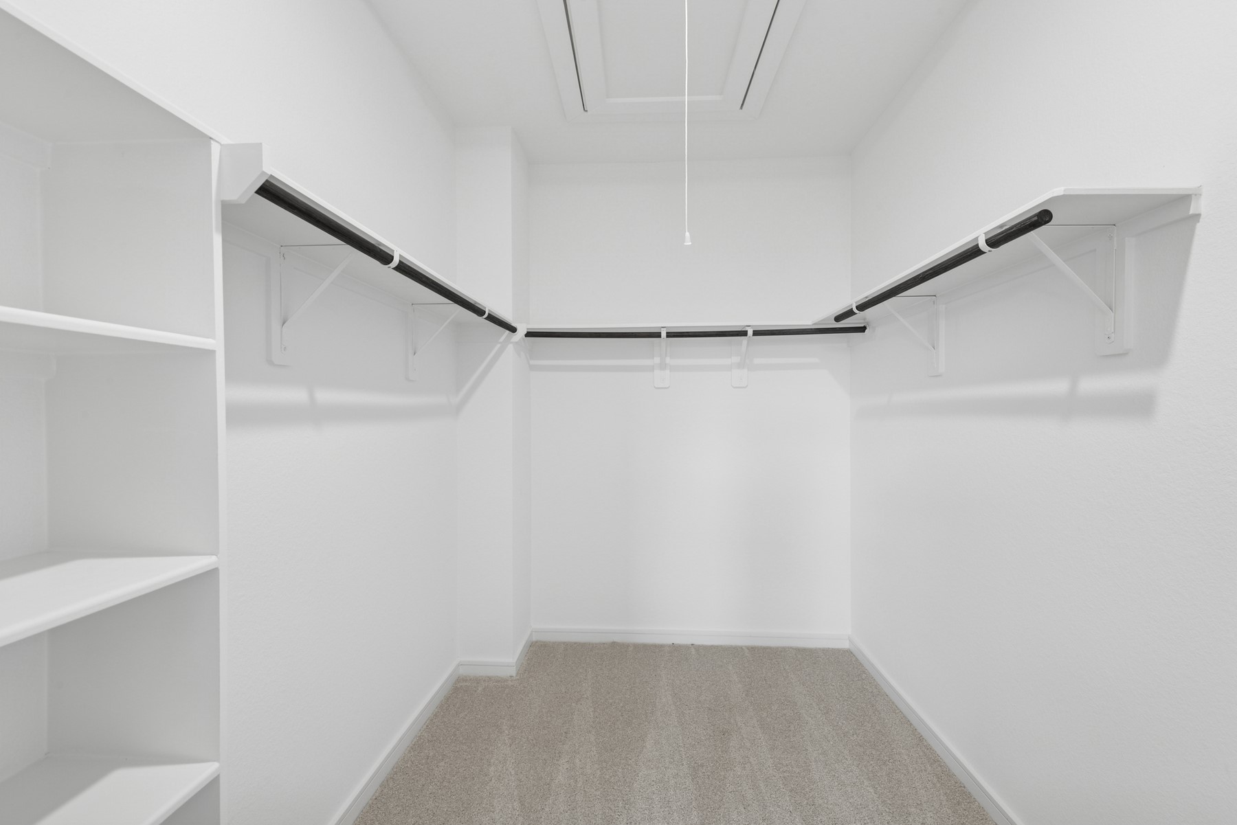 7918 Jasper Mdws Way Angleton, TX 77515 - Photo 15 of 29 Primary walk-in closet (*Photo not of actual home and used for illustration purposes only.)