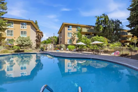 $750,000 | 1031 Crestview Drive, Unit 106, Mountain View, CA 94040