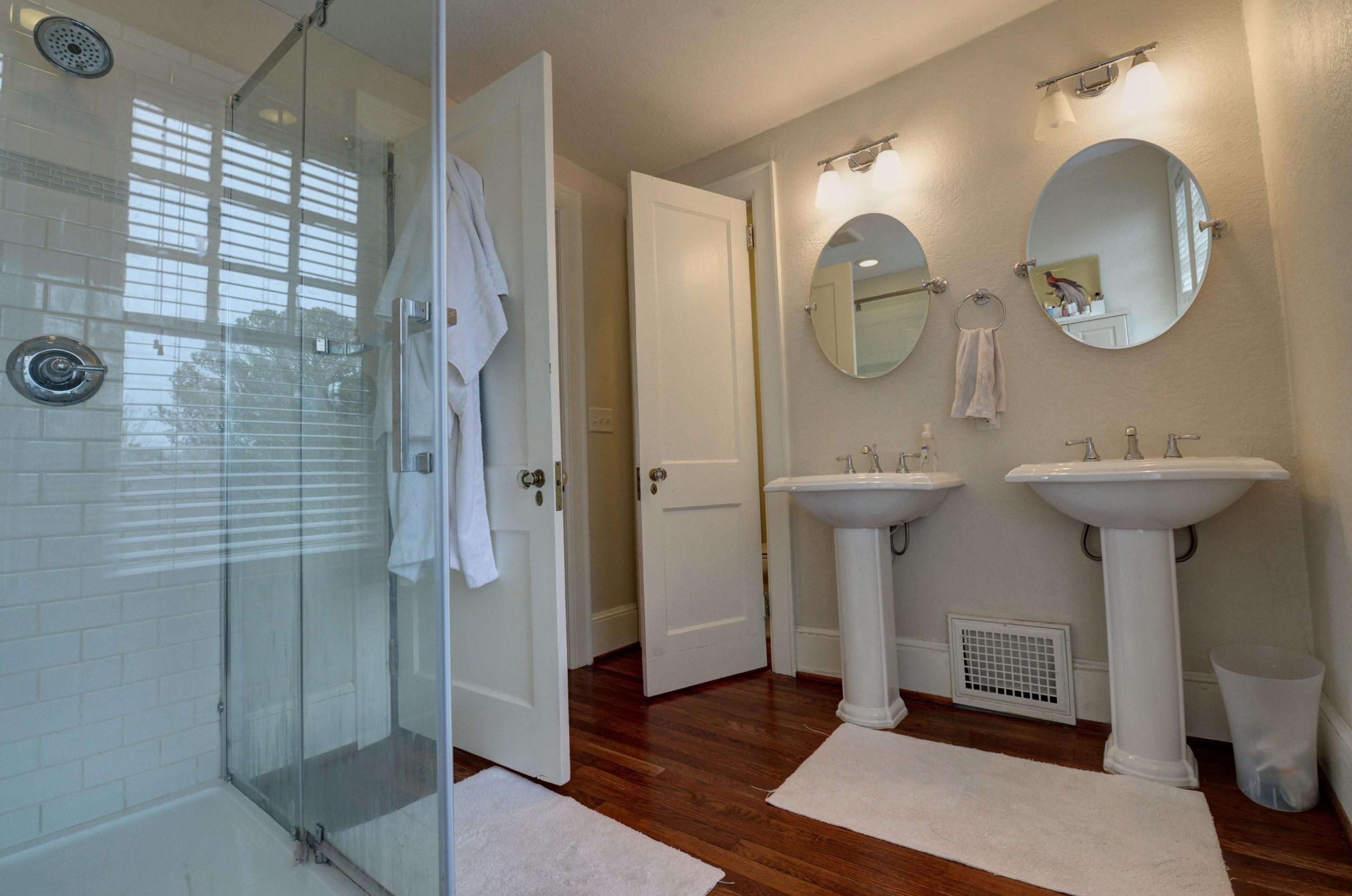 4440 Shawhan Road Chattanooga, TN 37411 - Photo 22 of 34 16-4440 shawhan master bath