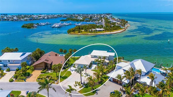 $3,950,000 | 723 Key Royale Drive, Holmes Beach, FL 34217